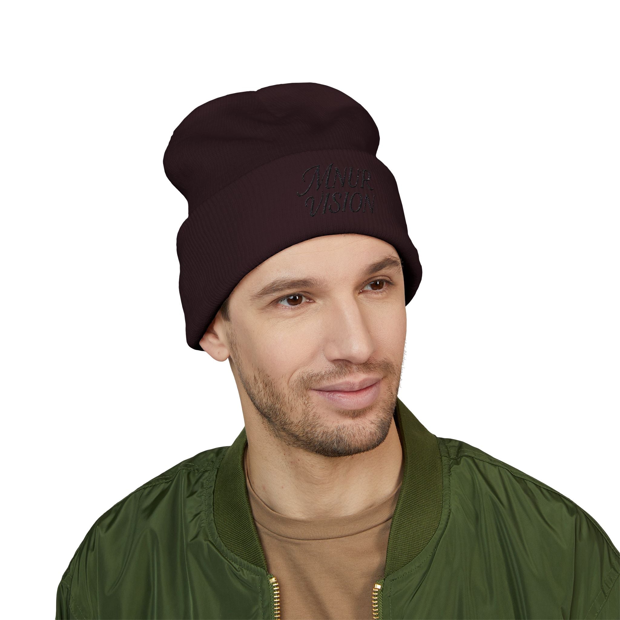 Bonnet Classique à Revers – MNUR VISION Accessoire d’hiver brodé, stylé et spirituel – Unisexe, intemporel, idéal pour offrir