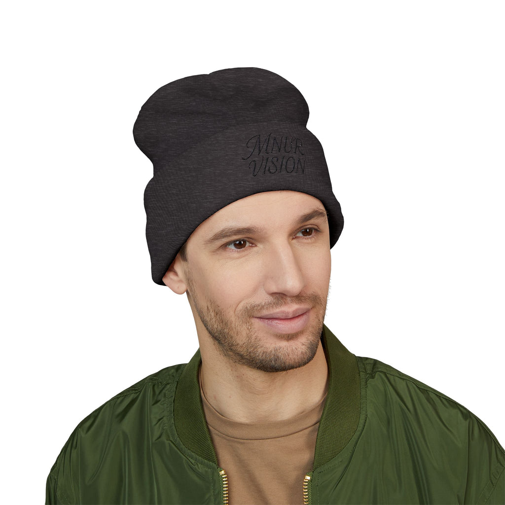 Bonnet Classique à Revers – MNUR VISION Accessoire d’hiver brodé, stylé et spirituel – Unisexe, intemporel, idéal pour offrir