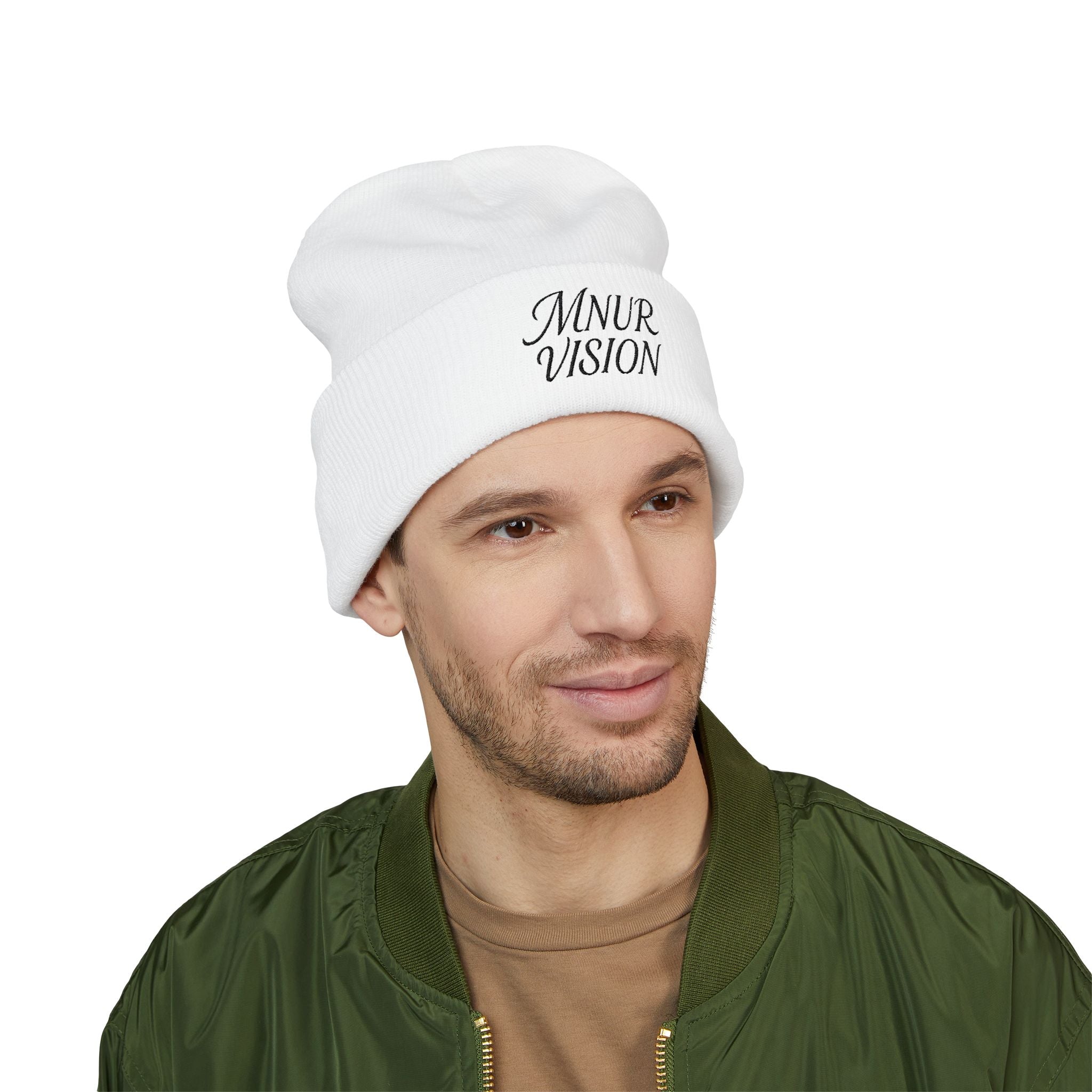 Bonnet Classique à Revers – MNUR VISION Accessoire d’hiver brodé, stylé et spirituel – Unisexe, intemporel, idéal pour offrir