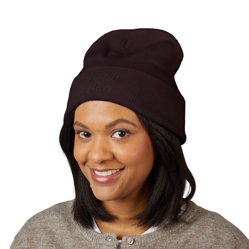 Bonnet Classique à Revers – MNUR VISION Accessoire d’hiver brodé, stylé et spirituel – Unisexe, intemporel, idéal pour offrir